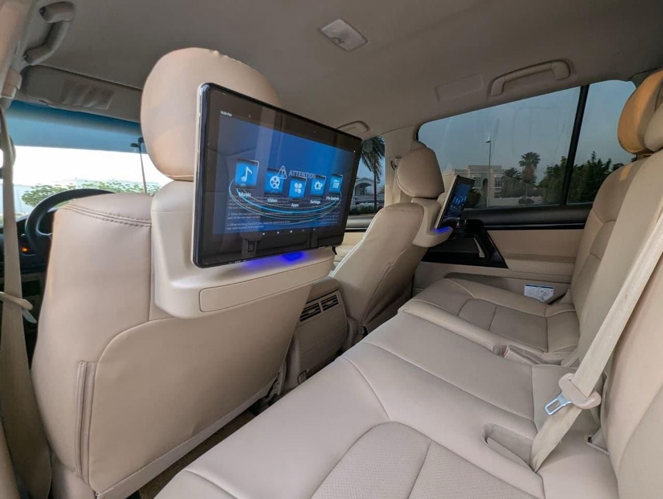 Toyota Land Cruiser GXR Toyota Land Cruiser Model 2019 cylinder 6 petrol