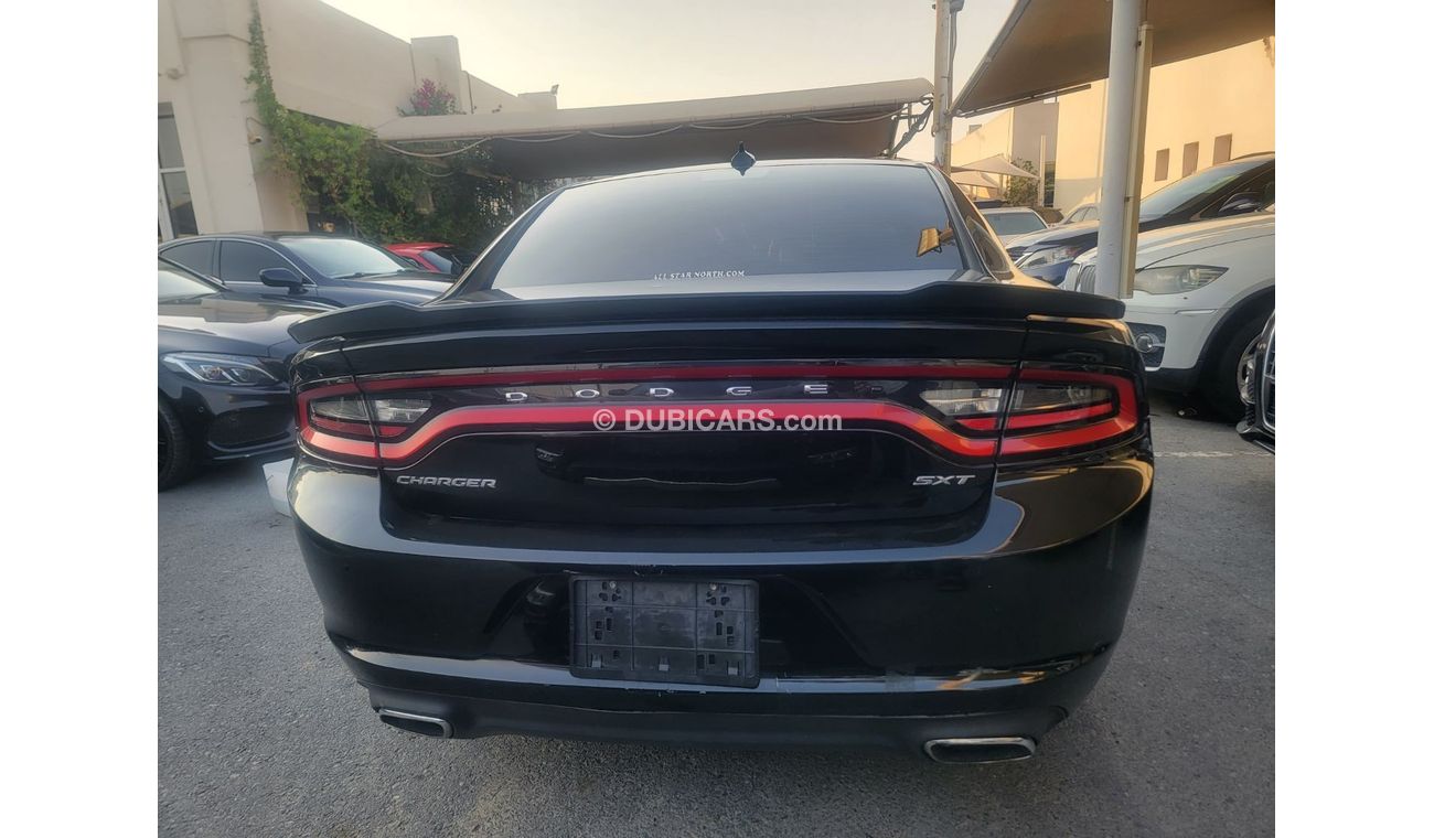 Dodge Charger SXT