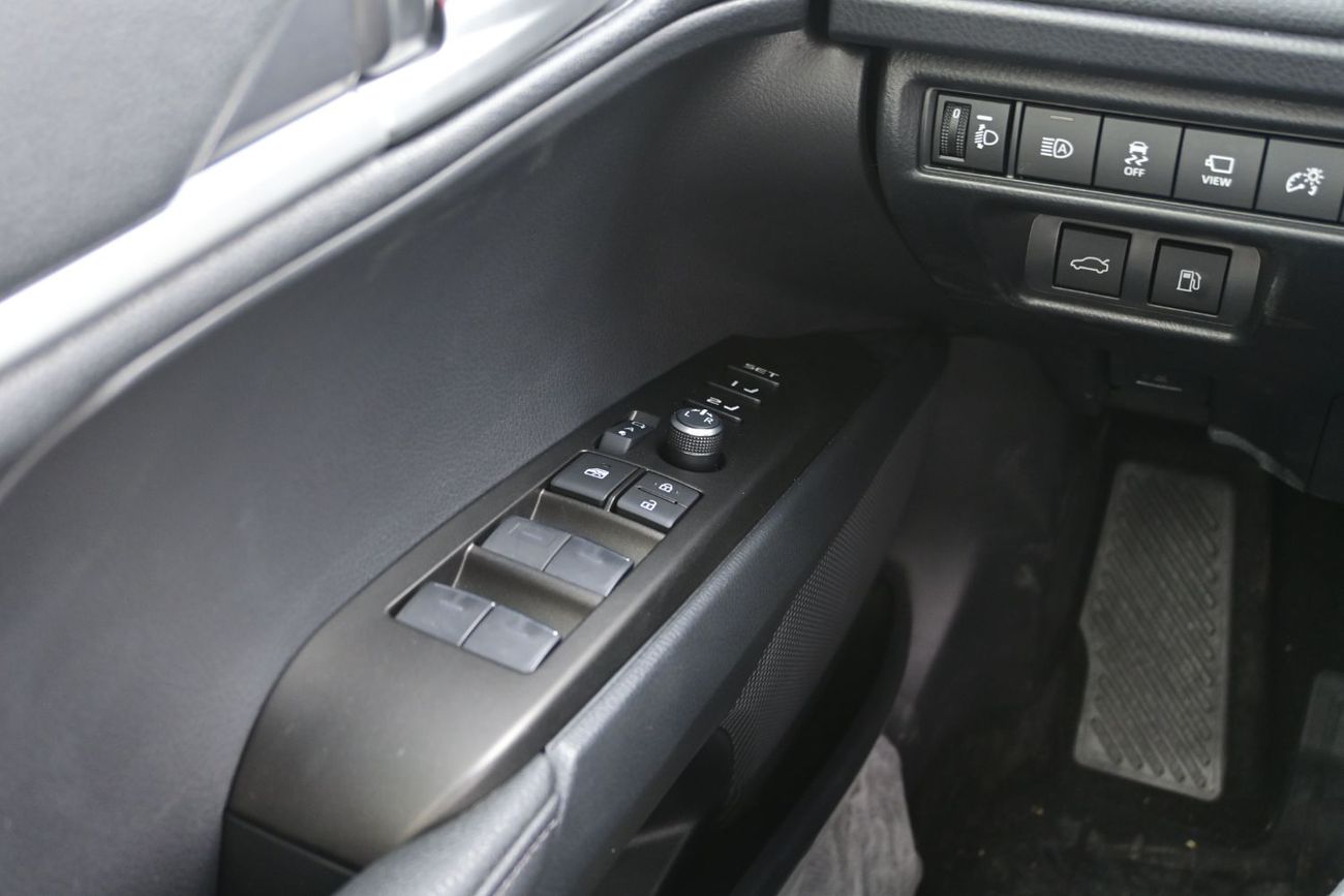 تويوتا كامري Toyota Camry Limited 2.5L Hybrid GCC, Model 2025, Color Black