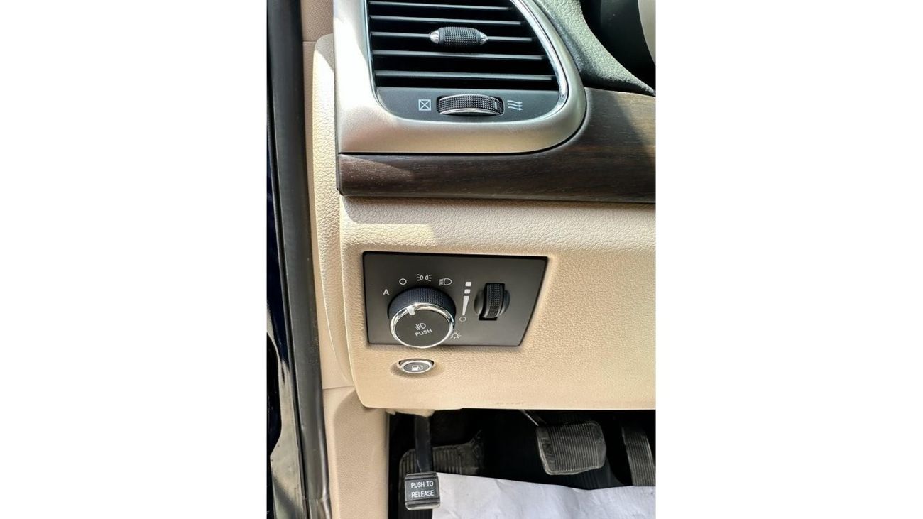 جيب جراند شيروكي لاريدو