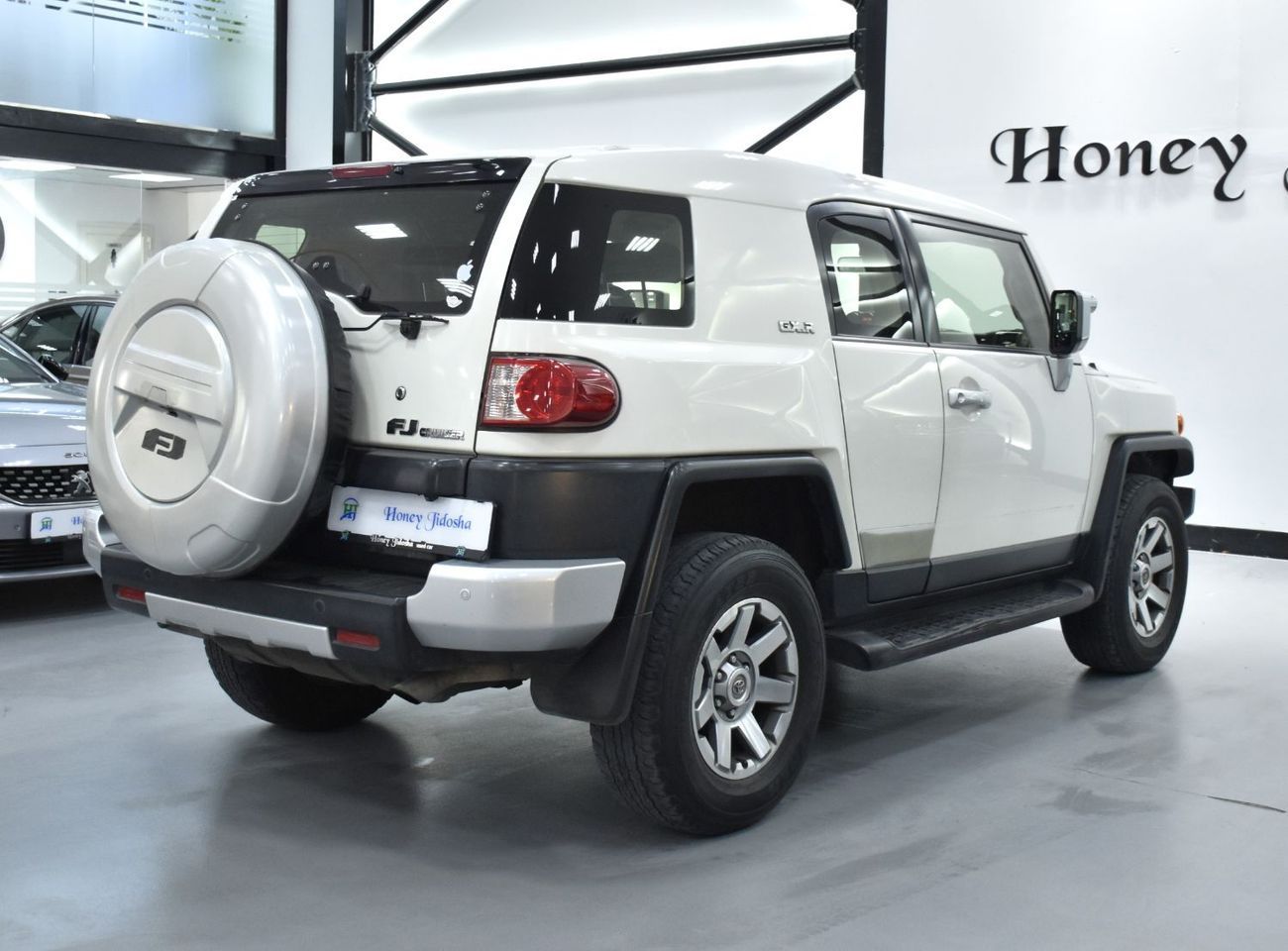 تويوتا إف جي كروزر EXCELLENT DEAL for our Toyota FJ Cruiser GXR ( 2016 Model ) in White Color GCC Specs