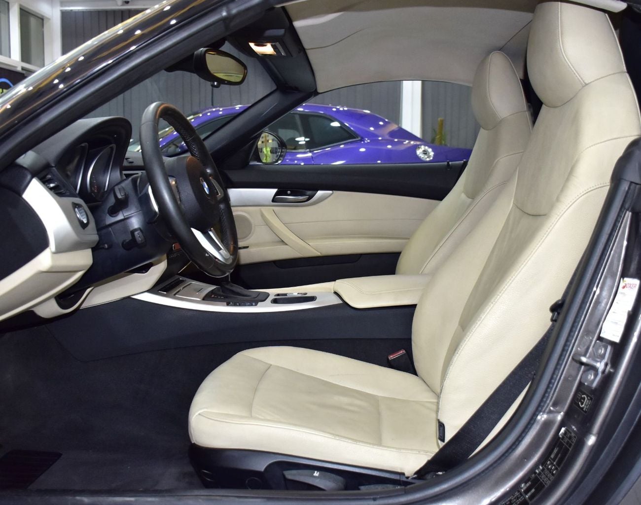 BMW Z4 sDrive 23i EXCLUSIVE EXCELLENT DEAL for our BMW Z4 sDrive23i ( 2012 Model ) in Brown Color GCC Specs