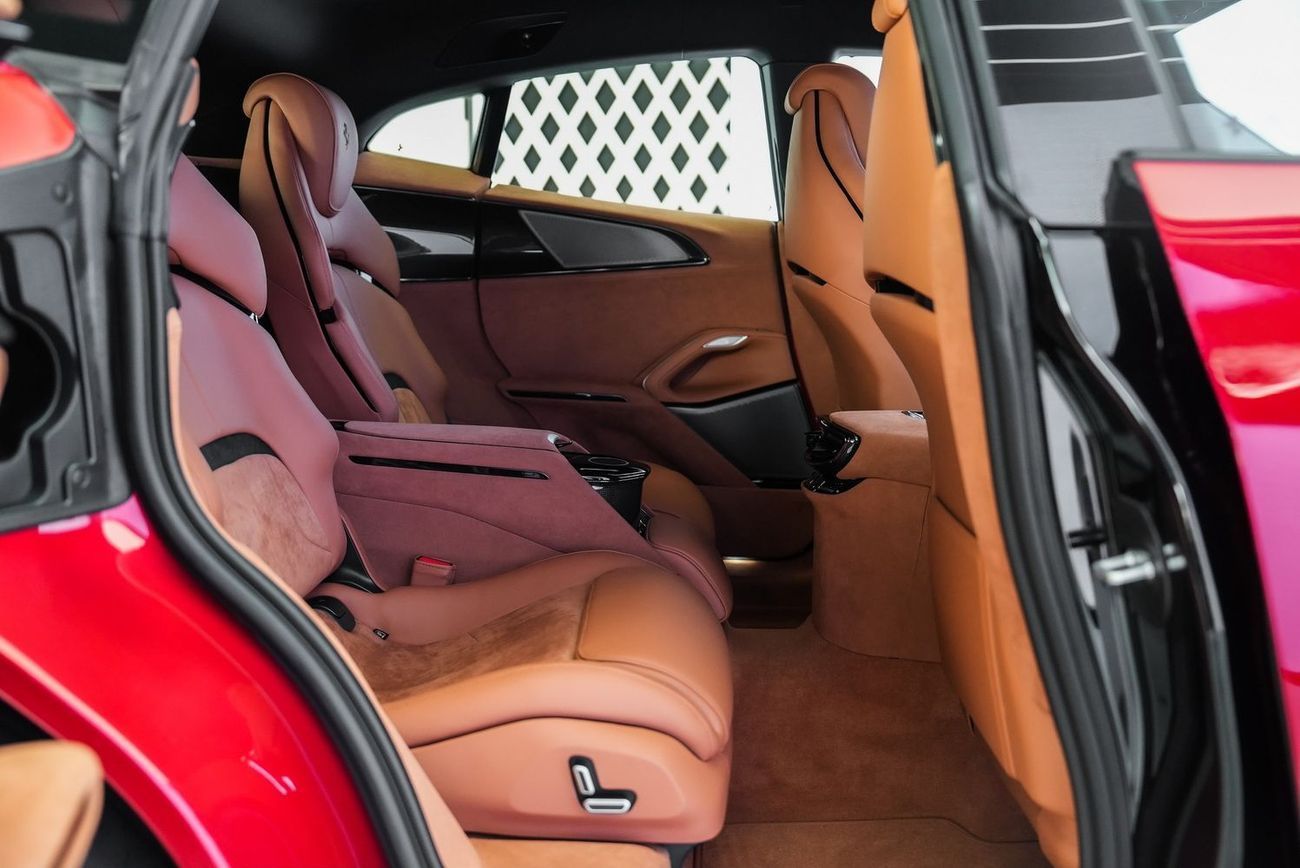 فيراري بوروسانجوي Ferrari Purosangue Full Carbon