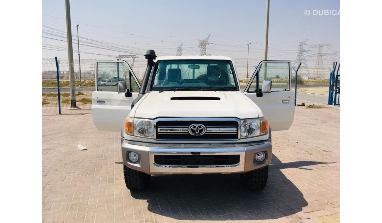 Toyota Land Cruiser Pick Up