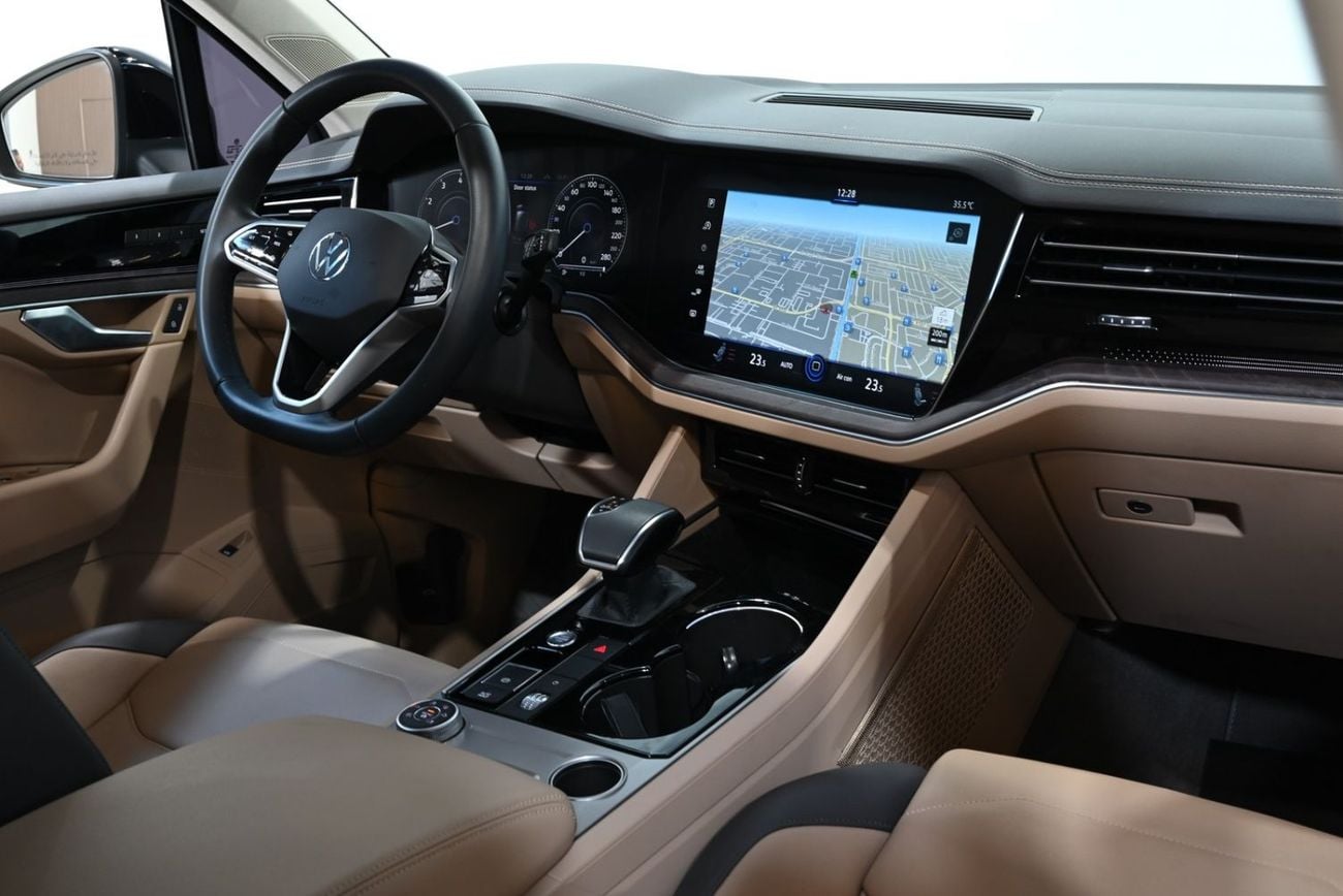 Volkswagen Touareg Atmosphere 2023 Volkswagen Touareg Atmosphere, 8/2028 Ali and Sons Warranty, Ali and Sons Service History, GCC