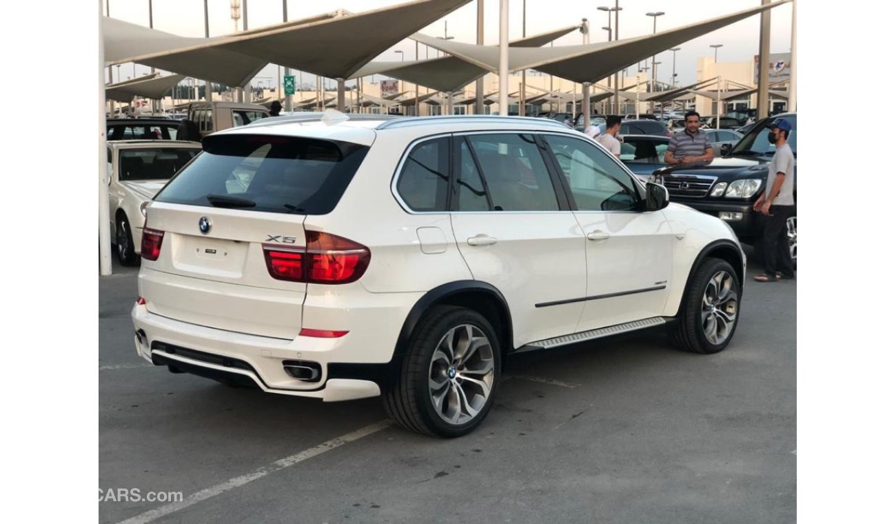 BMW X5 Bmw X5 model 2013 GCC car prefect condition full option low mileage panoramic roof leather seats bac