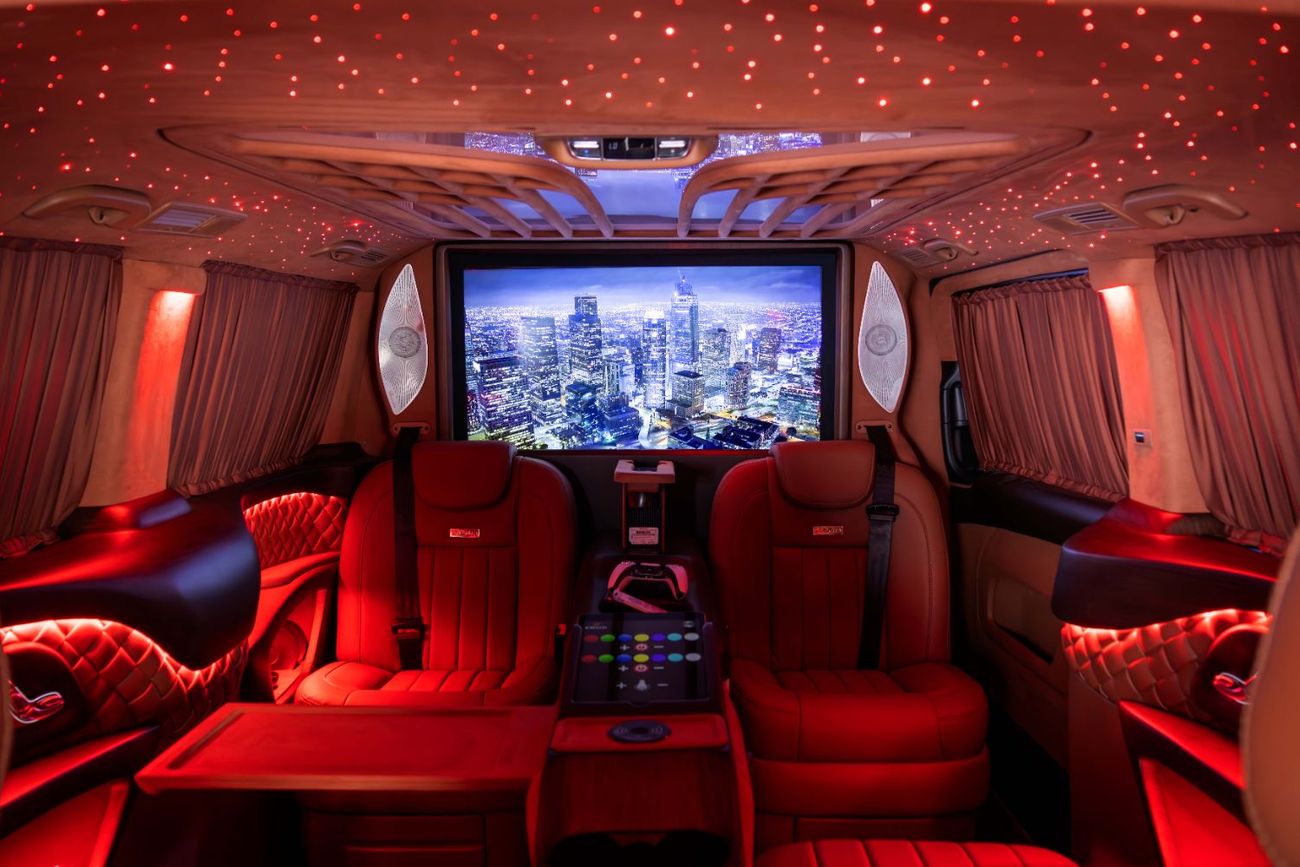 مرسيدس بنز V 300 GCC-VIP Upgrades-Exclusive Transportation