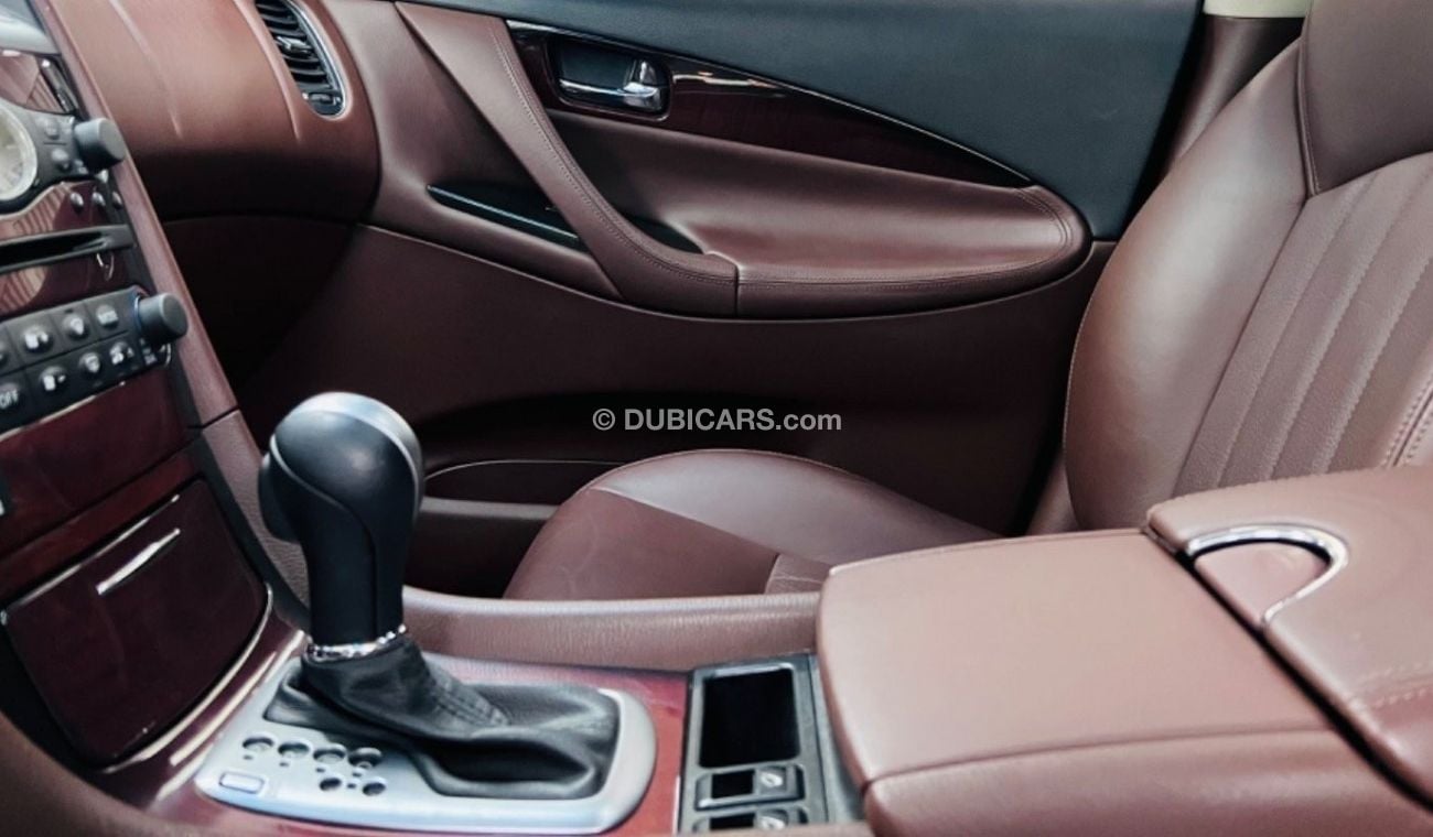 Infiniti QX50 Luxury Luxury GCC .. FSH .. Original Paint .. Perfect Condition