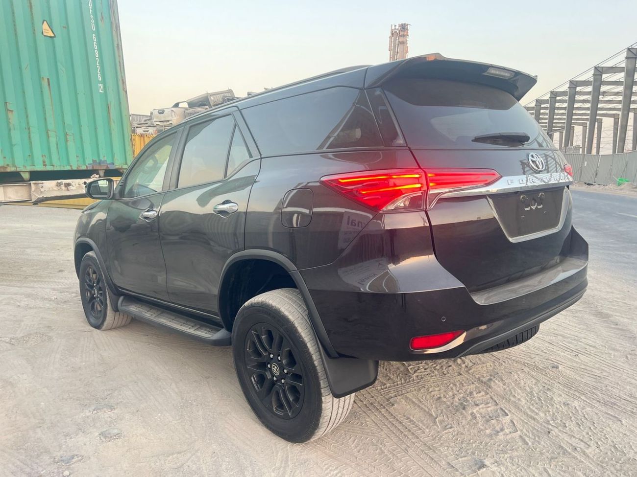 تويوتا فورتونر diesel 2.8 liter ,Right hand drive 2023 Model ,only for export available