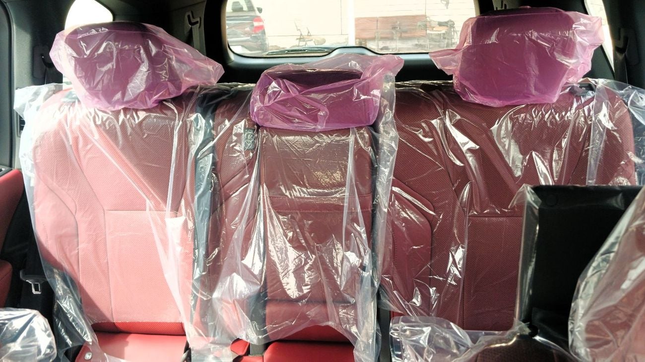 لكزس LX 700h Signature