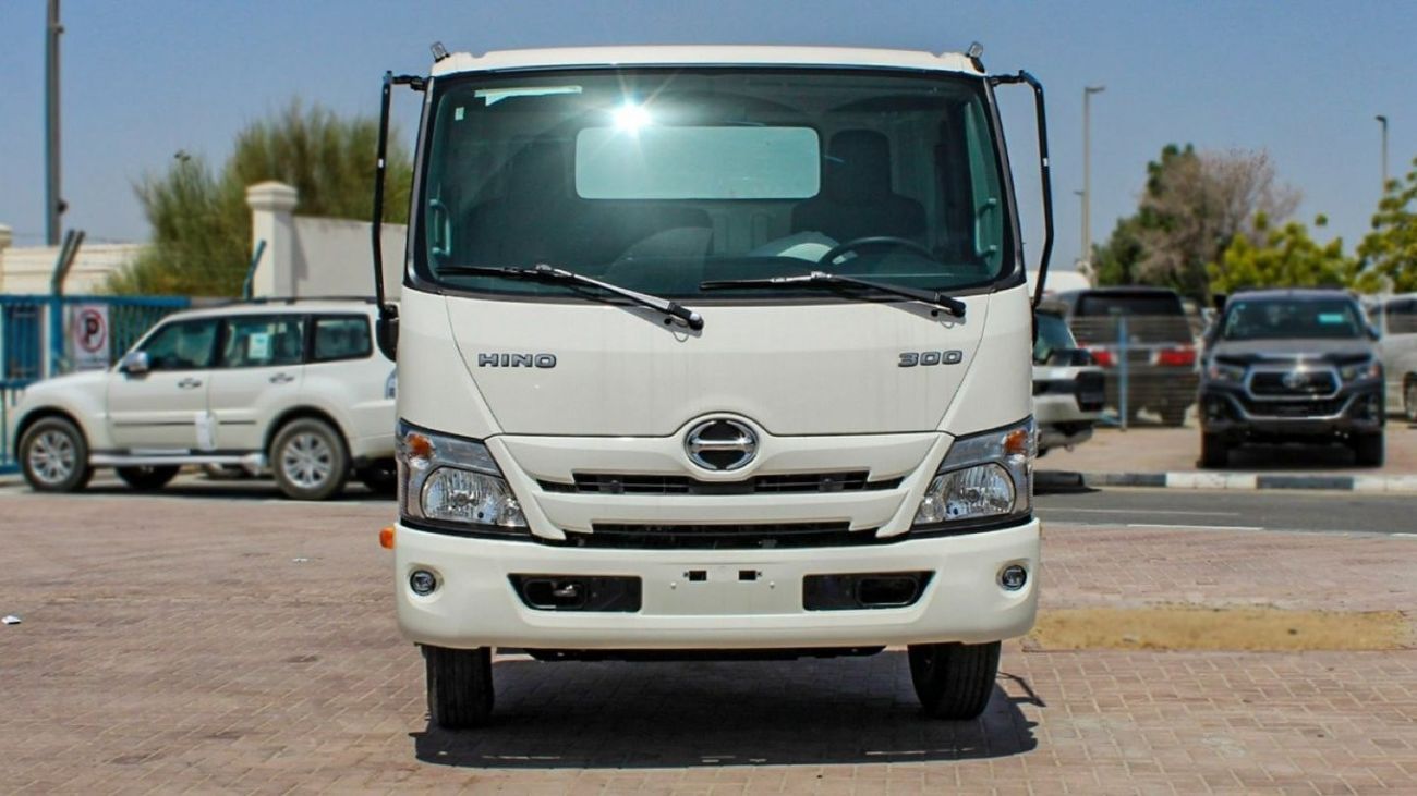 Hino 300 HINO/XZU 710L/XZUJ3 6.5 TON 300S Wide cab 4X2