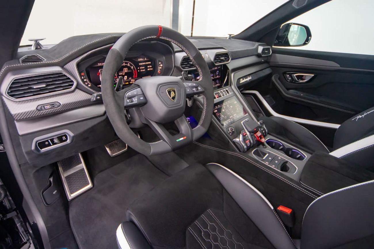 لامبورغيني اوروس 4.0T V8 Performante