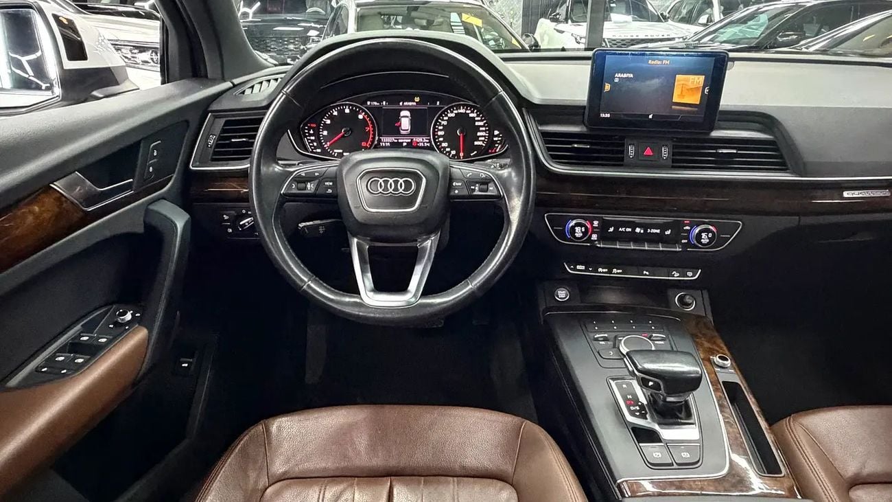 أودي Q5 45 TFSI S-LINE