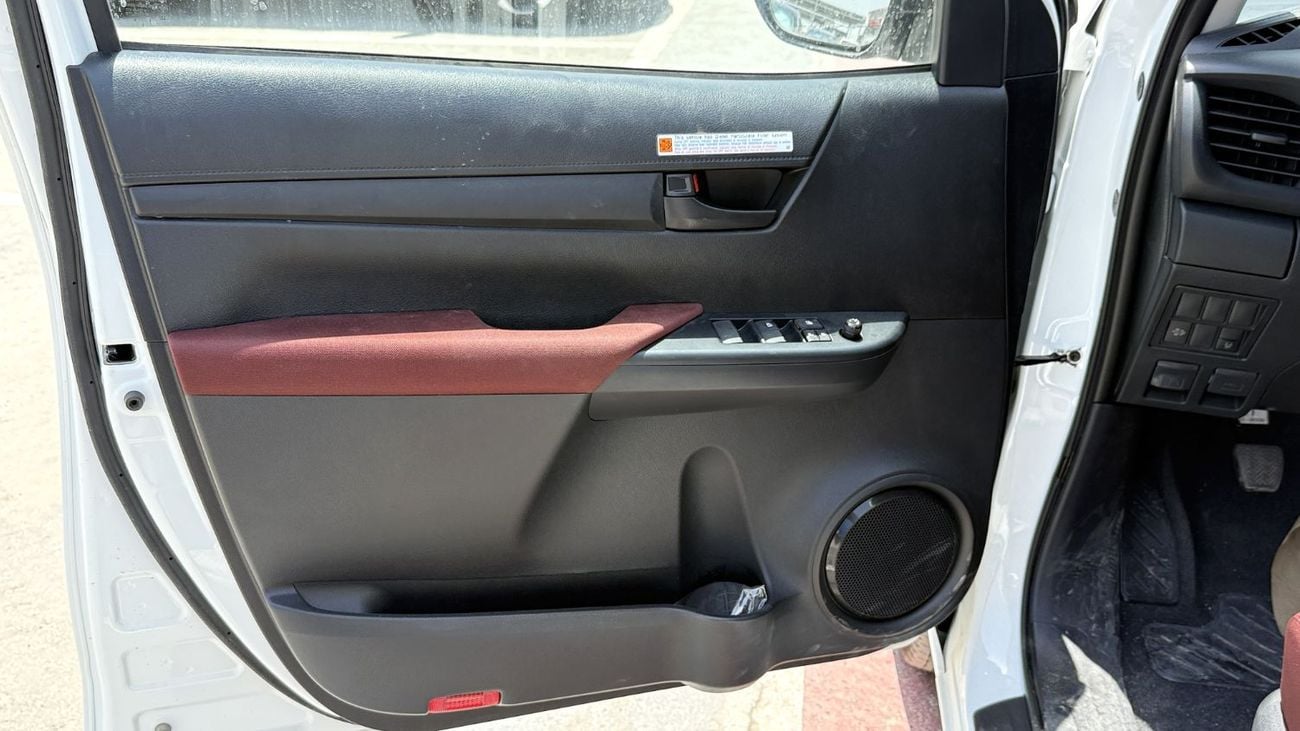تويوتا هيلوكس Toyota Hilux 2.4L Diesel MT DC 2WD 2025YM