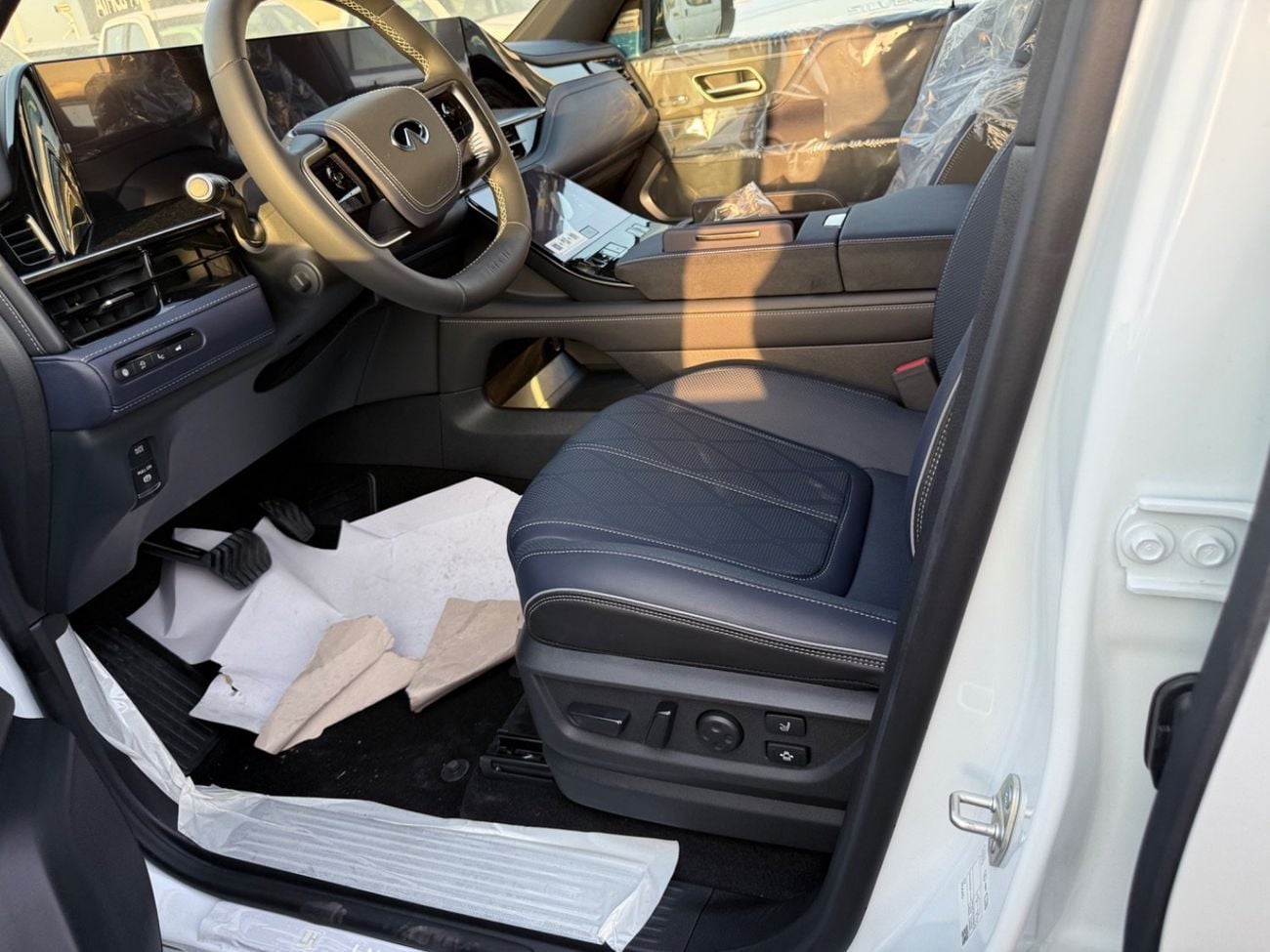 Infiniti QX80 AUTOGRAPH CAPTAIN CHAIRS QX 80 sport