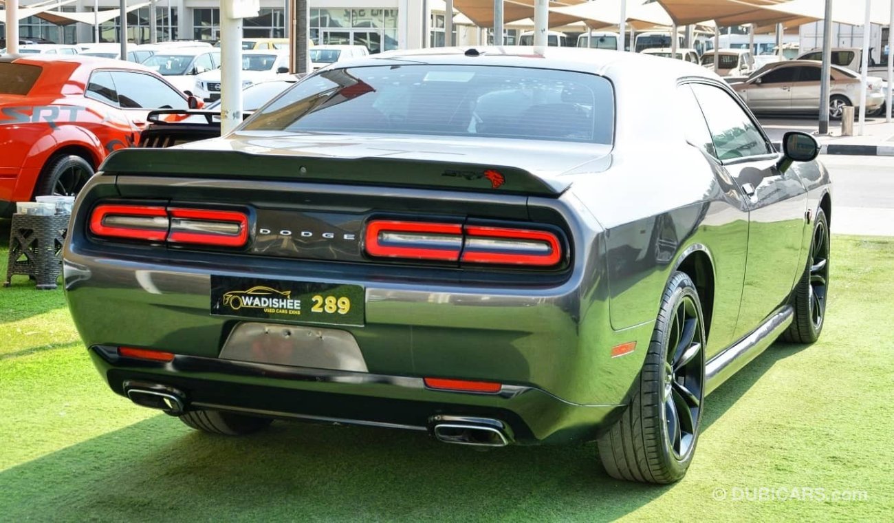 دودج تشالينجر Challenger SXT 3.6L V6 2017/ Leather Interior/ Very Good Condition