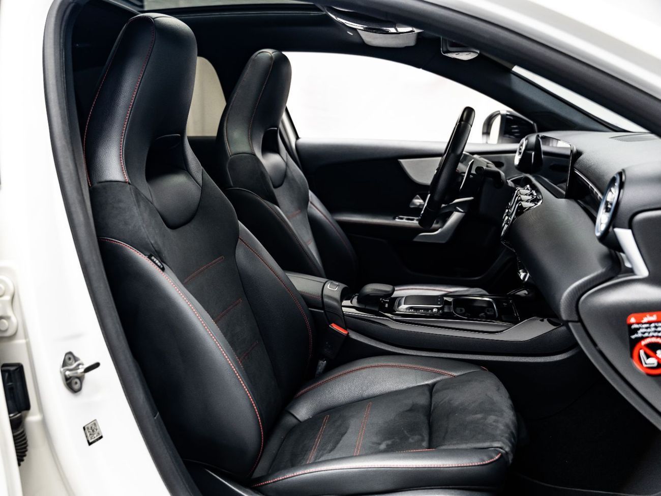 مرسيدس بنز A 35 AMG Premium + 2.0L