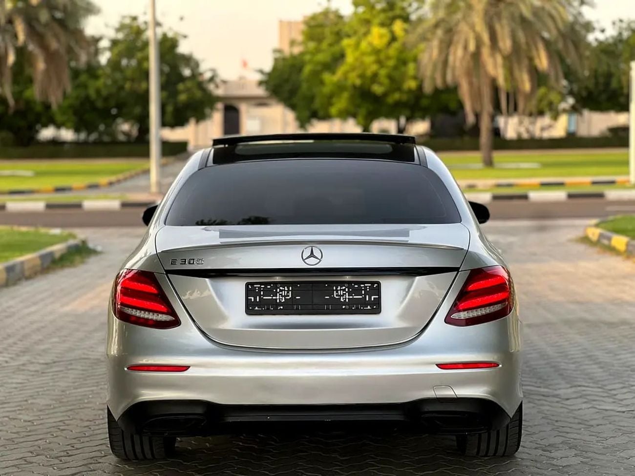 Mercedes Benz E300 E 300 - Premium Luxury Sedan