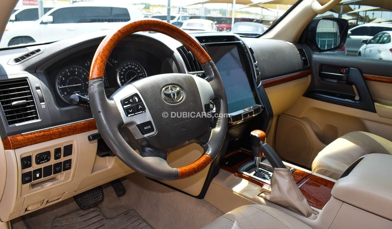 Toyota Land Cruiser GXR V6