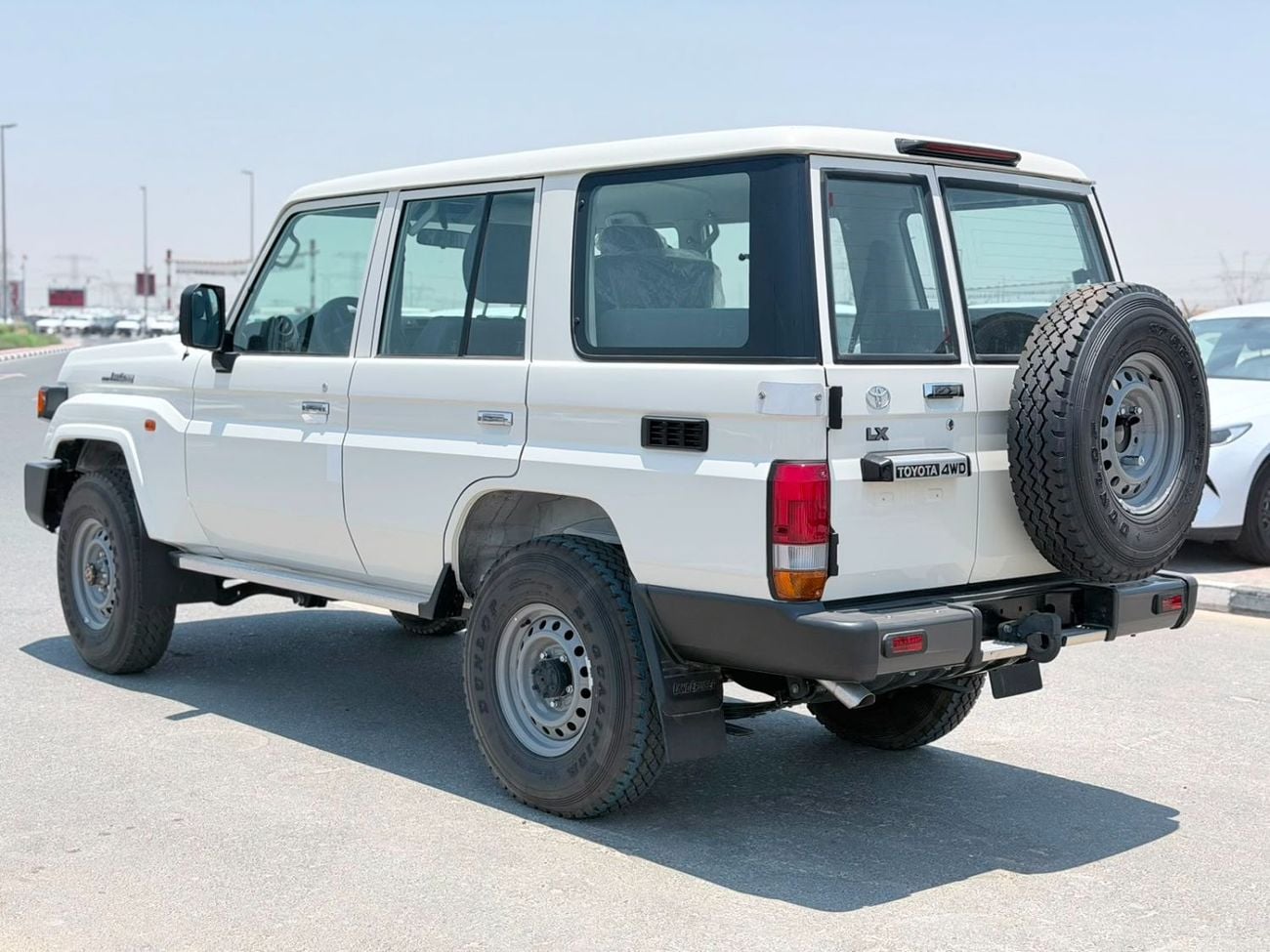 تويوتا لاند كروزر 70 LC 78 HARDTOP 2.8L AT