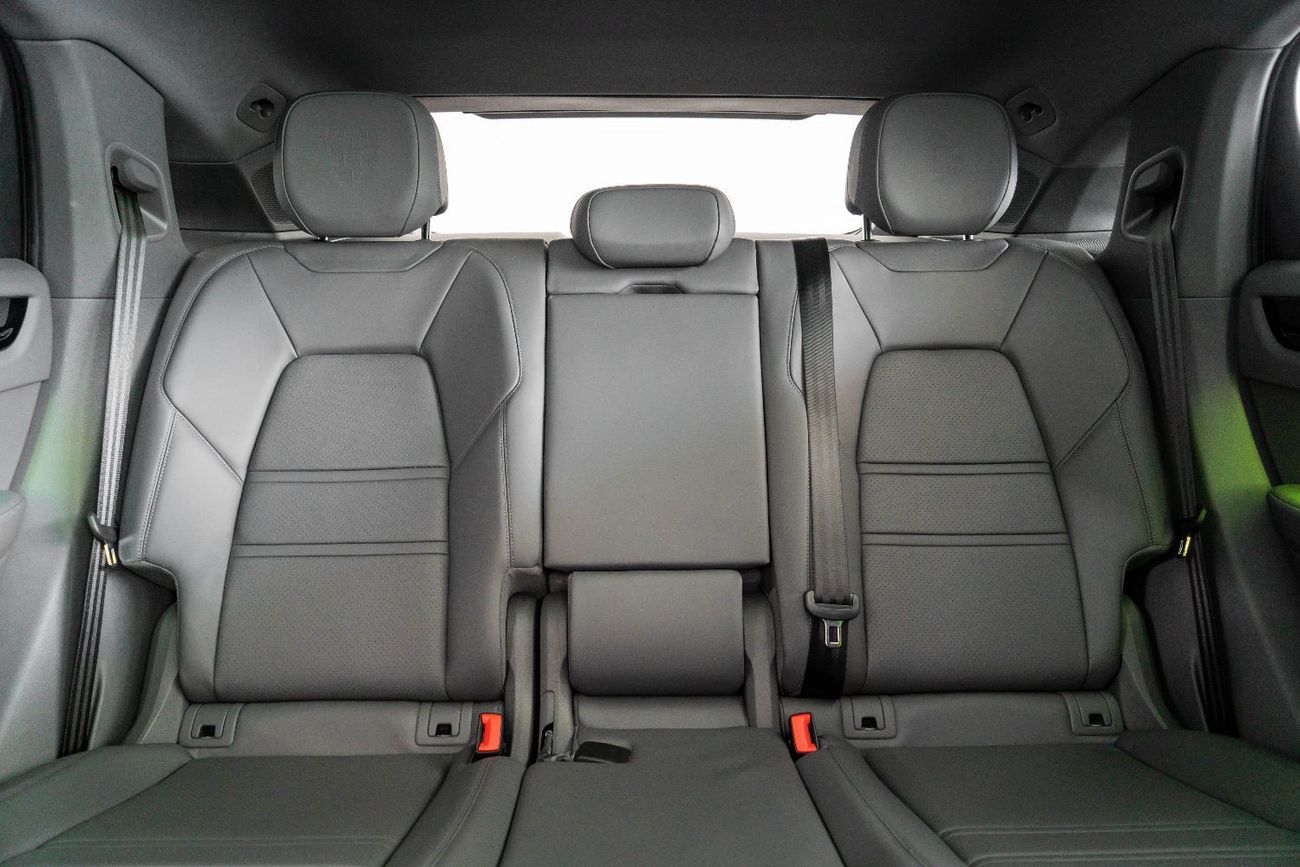 Porsche Cayenne 2021 Porsche Cayenne Coupe / Porsche Warranty & Porsche Service Contract