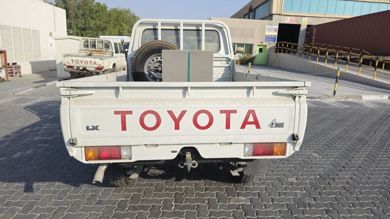 تويوتا لاند كروزر LC79 4.2L Pickup Single cab 5- MT 4X4