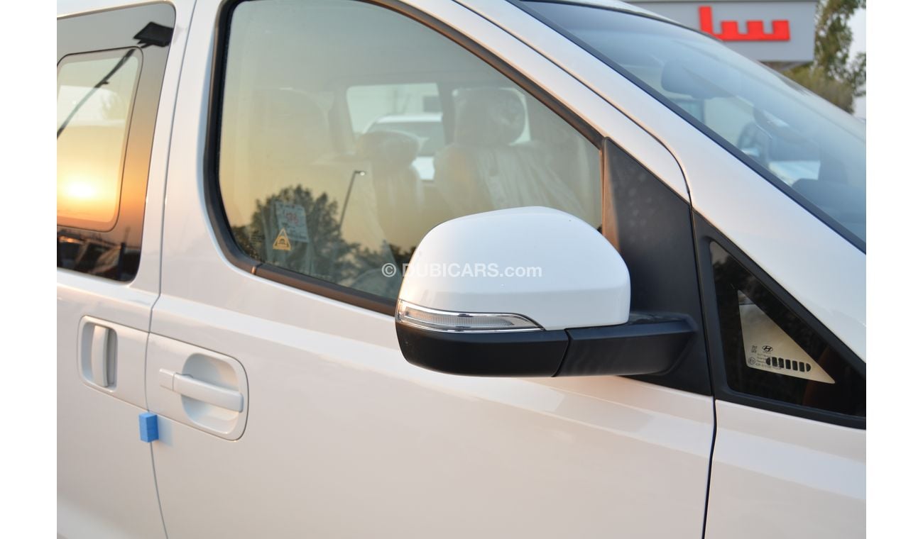 Hyundai H-1 BUS WITH ROTATING SEATS 2.4L GASOLINE