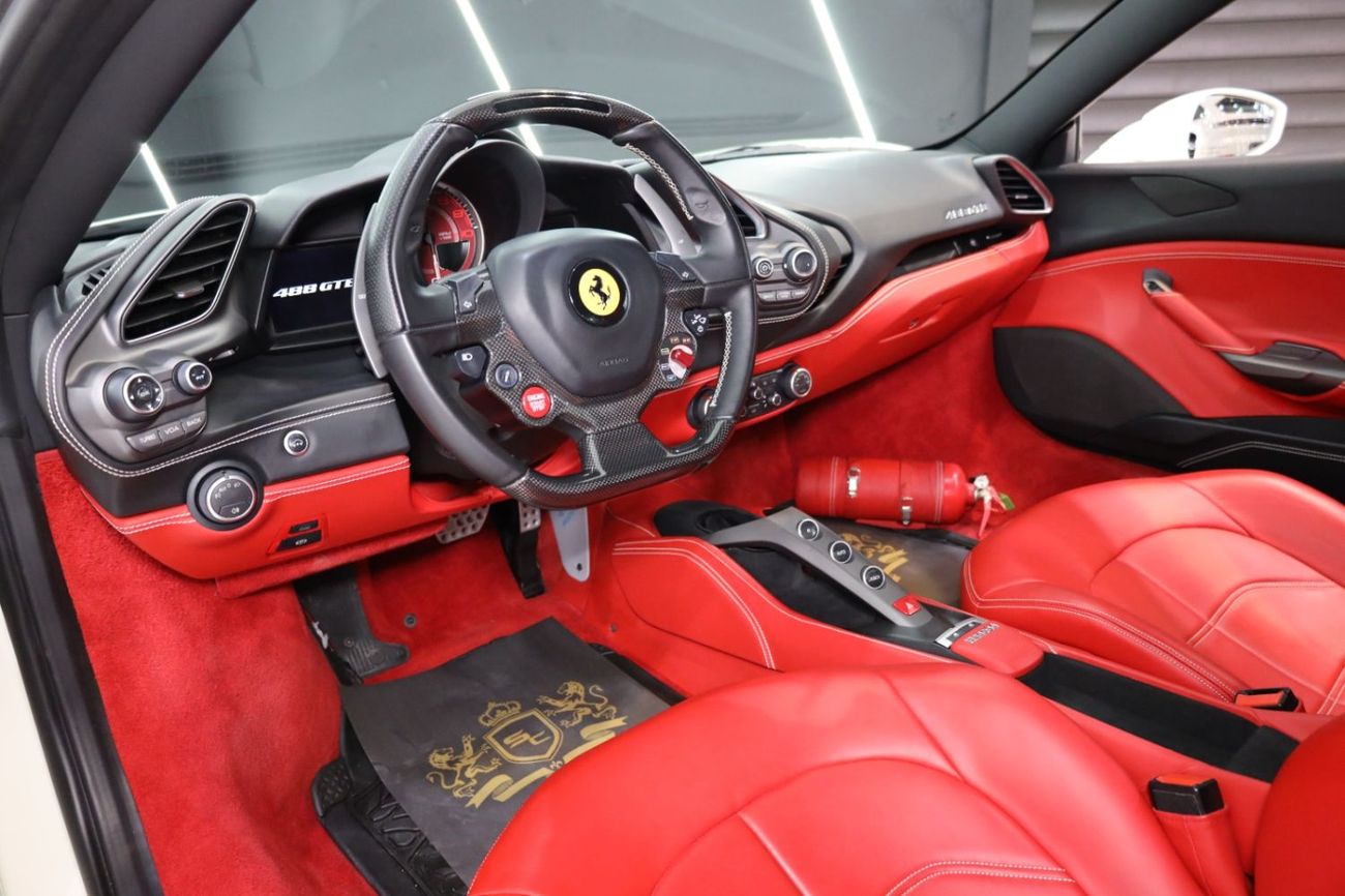 فيراري 488 Std 3.9L GTB, Bianco Avus Exterior, Passenger Display, Very Low KM, GCC Spec!!