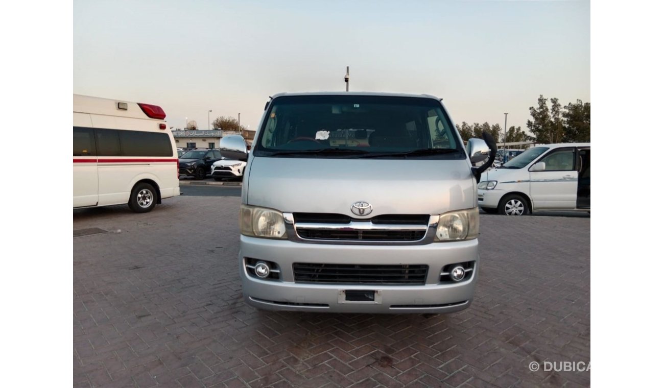 تويوتا هاياس TOYOTA HIACE VAN RIGHT HAND DRVIE (PM1429)