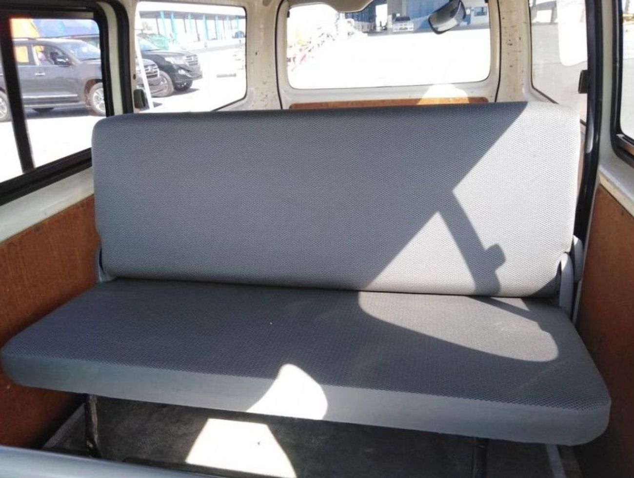 Toyota Hiace TOYOTA HIACE RIGHT HAND DRIVE (PM1106)