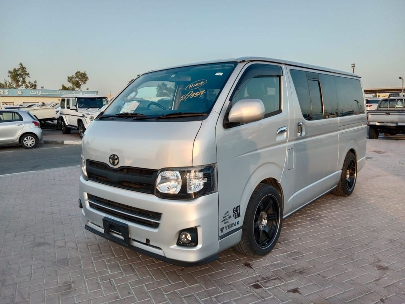 Toyota Hiace TOYOTA HIACE RIGHT HAND DRIVE(PM1182)