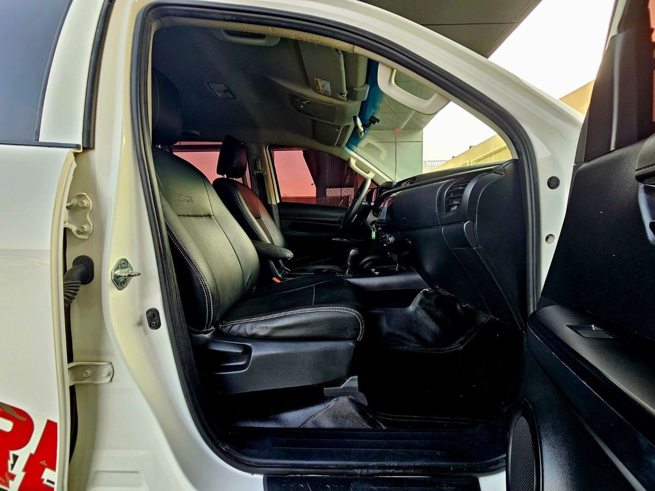 تويوتا هيلوكس ADVENTURE DIESEL / AUTO GEAR/ AUTO WINDOWS / FULL OPTION/ WIDE BODY