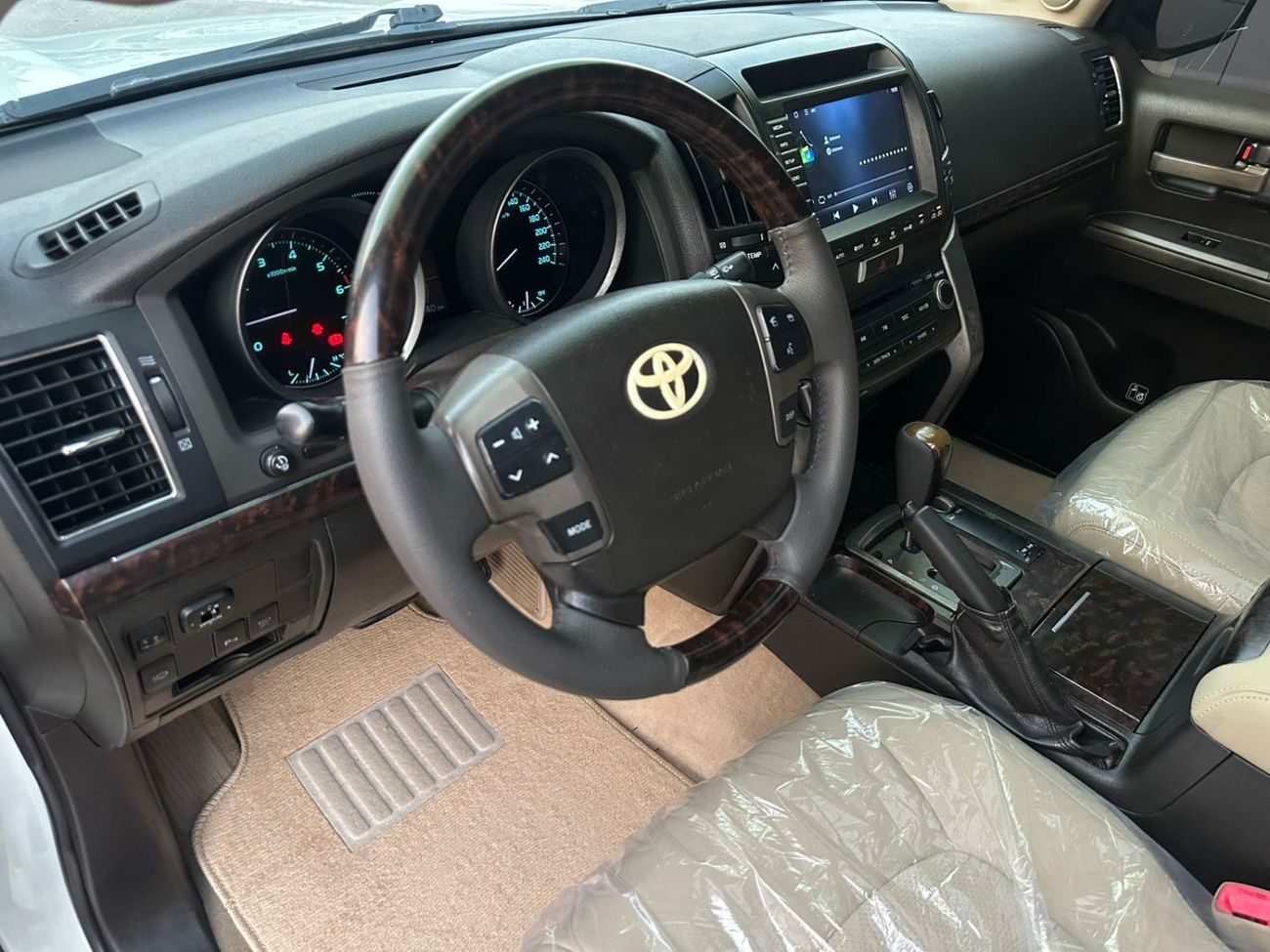 تويوتا لاند كروزر تويوتا لاندكروزر VXR V8 خليجي 2010