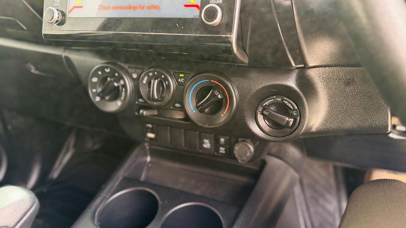 تويوتا هيلوكس 2020 | 2.8 DIESEL ENGINE | AT | RHD | HEAVY SPORTS BAR |  ROOF MOUNTED LED LIGHTS | BOOT COVER |  PR