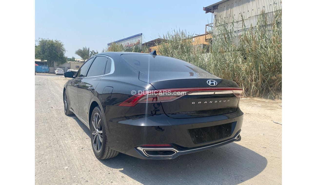 Hyundai Grandeur Hyundai grandeur ( AZERA )