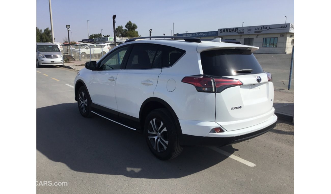 Toyota RAV4 2017 LE WHITE COLOUR