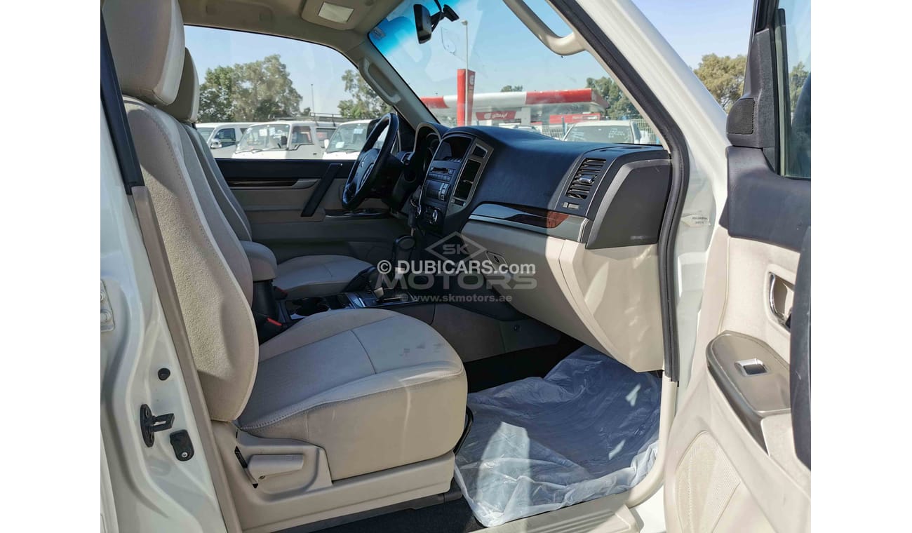 Mitsubishi Pajero 3.5L PETROL, 17" ALLOY RIMS, LUGGAGE ROOM LAMP, XENON HEADLIGHTS (LOT # 4058)