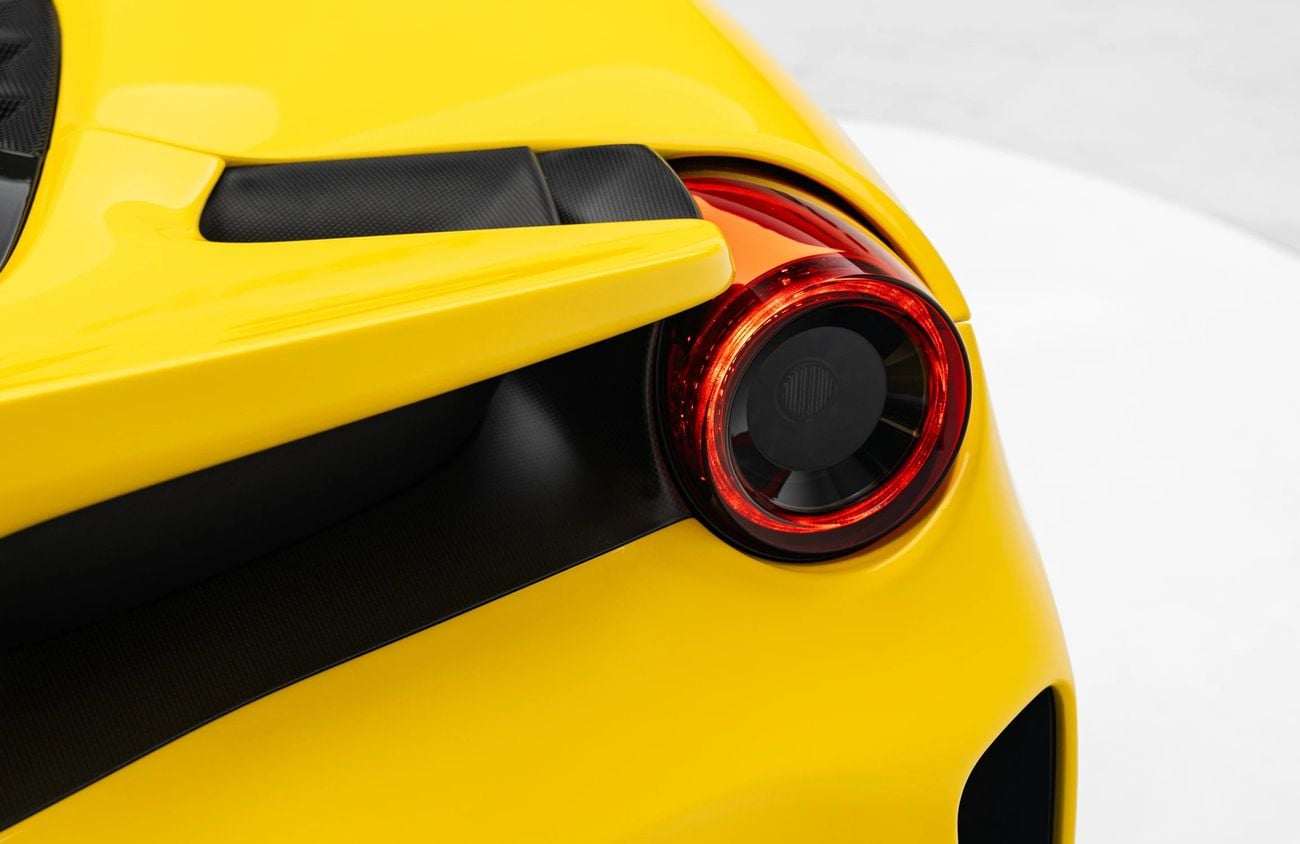 Ferrari 488 3.9L V8 Twin-Turbocharged Engine