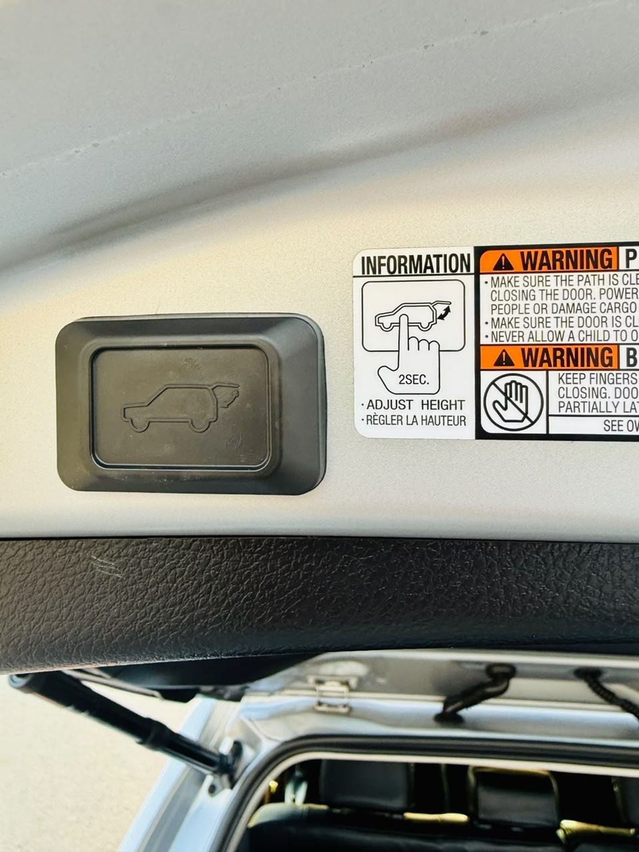 Toyota RAV4 XLE RAV4 XLE FULL OPTION