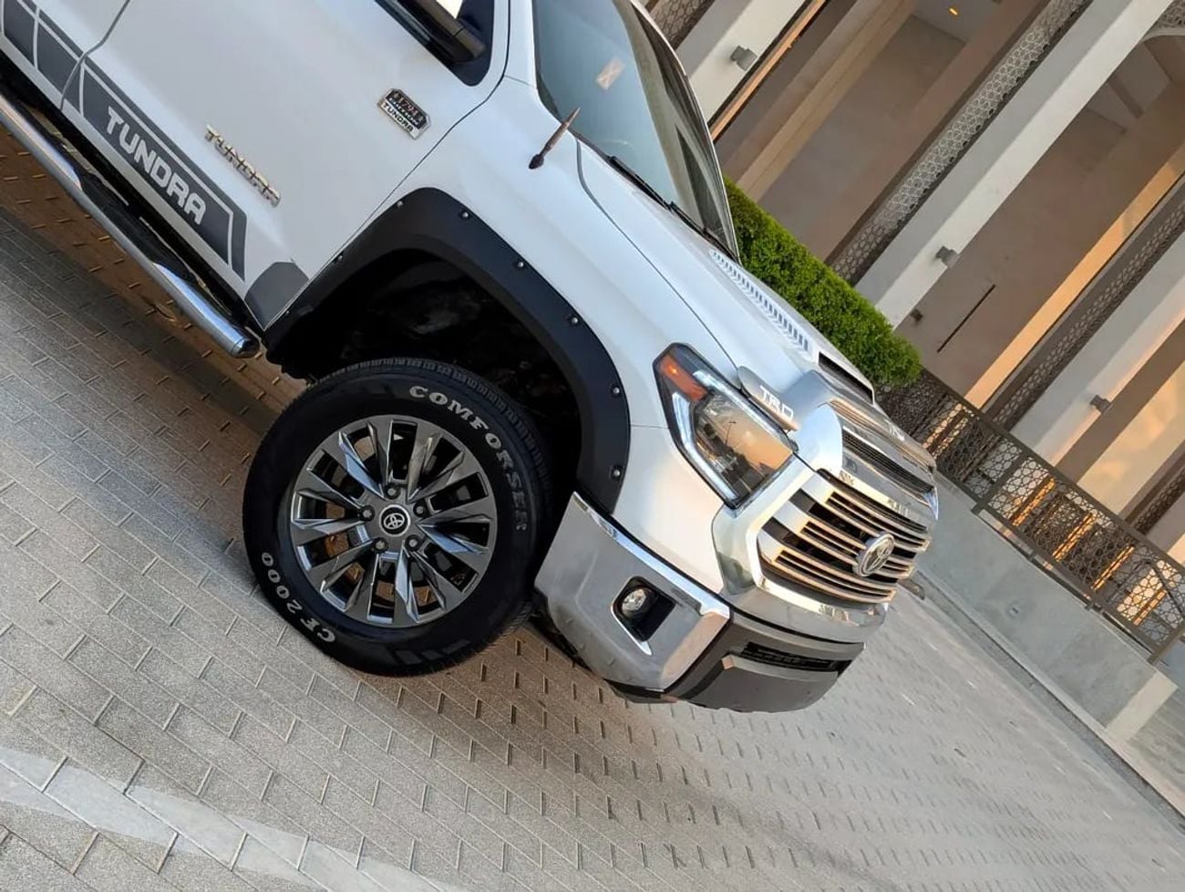 تويوتا تاندرا 4Wd Truck Sr5 White 5.7L V8 Excellent Condition
