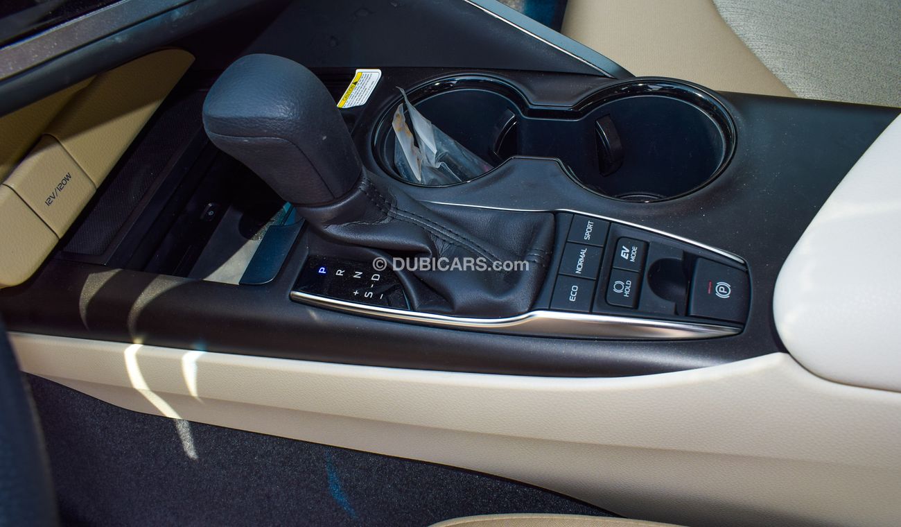 Toyota Camry LE 2.5L HYBRID