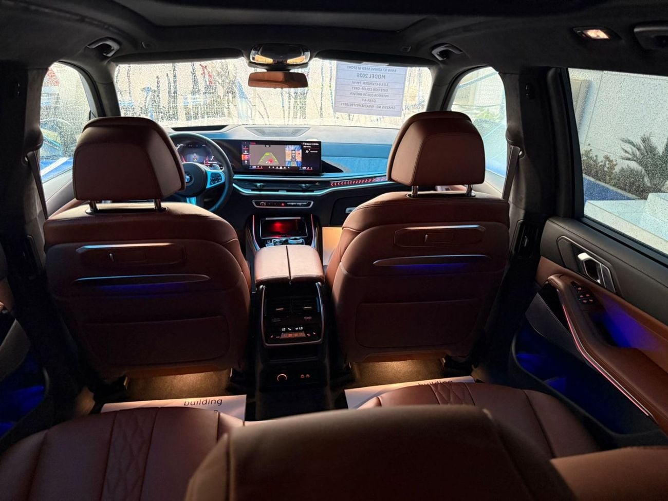 بي أم دبليو X7 The 2026 BMW X7 M60i xDrive is a full-size luxury performance SUV that blends V8 power, advanced tec