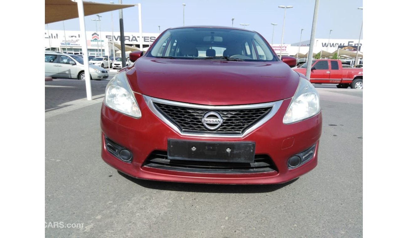 Nissan Tiida Nissan tida 2015 gcc full Automatic