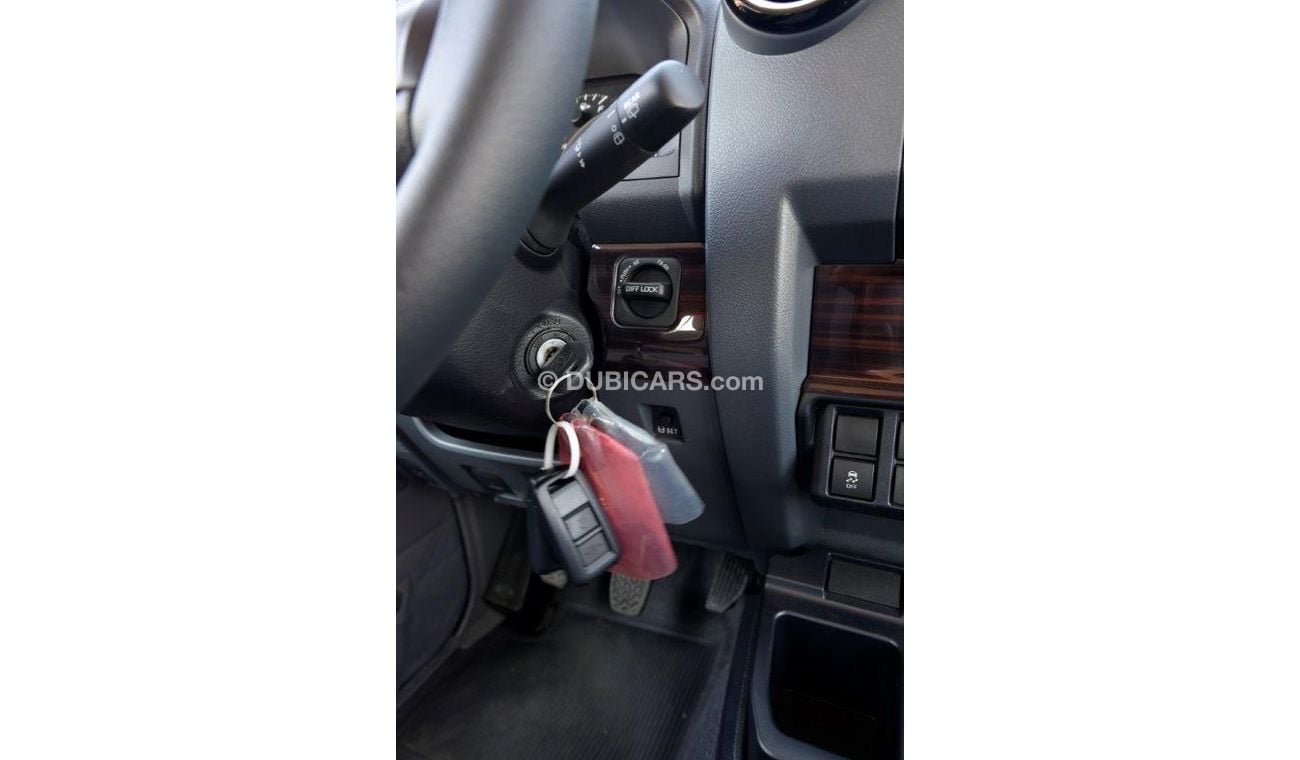 Toyota Land Cruiser 70 76 Lx Limited V8 4.5l Diesel 4wd Manual Transmission.