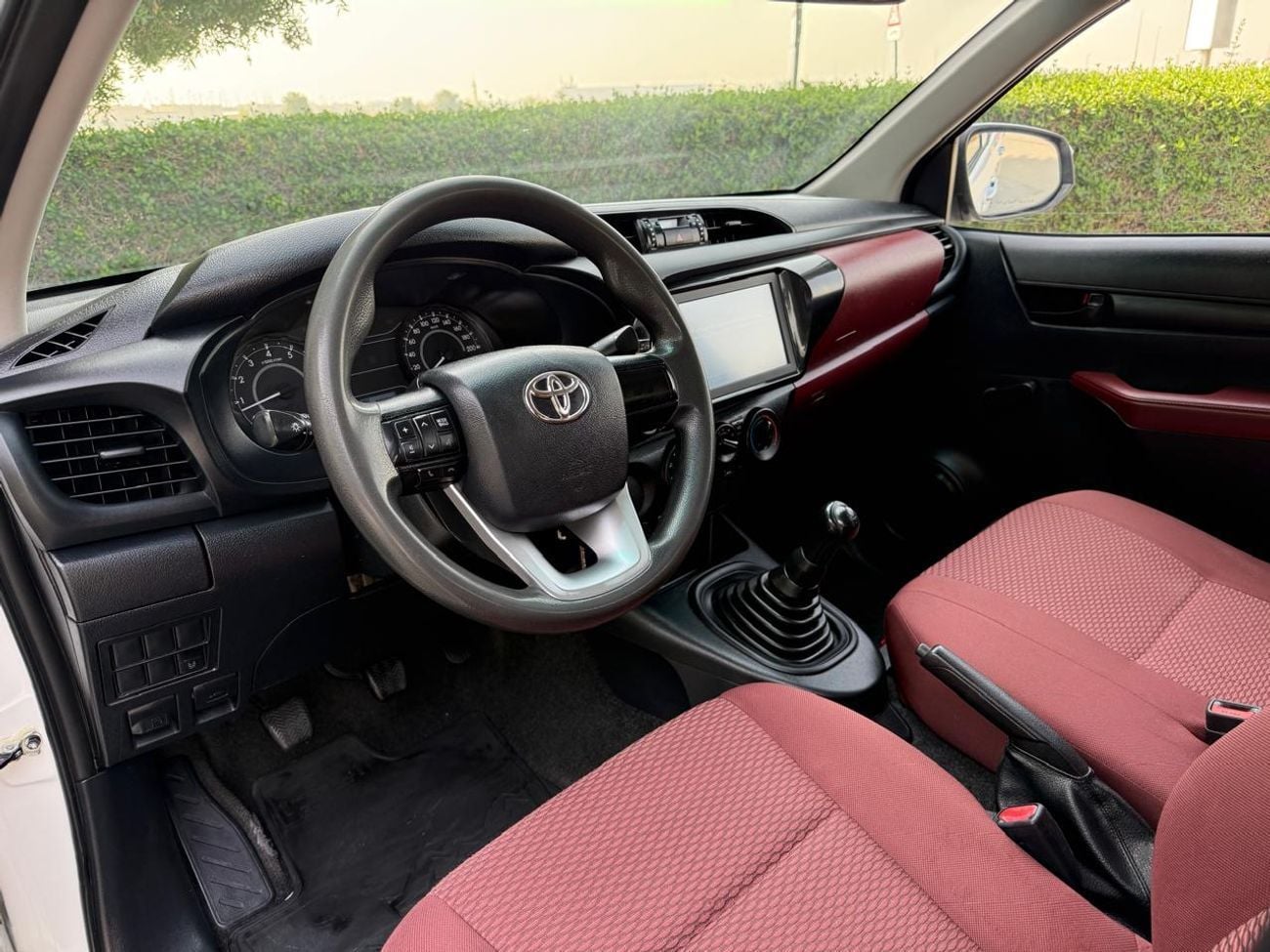 تويوتا هيلوكس GL 2.7L Double Cab Utility RWD