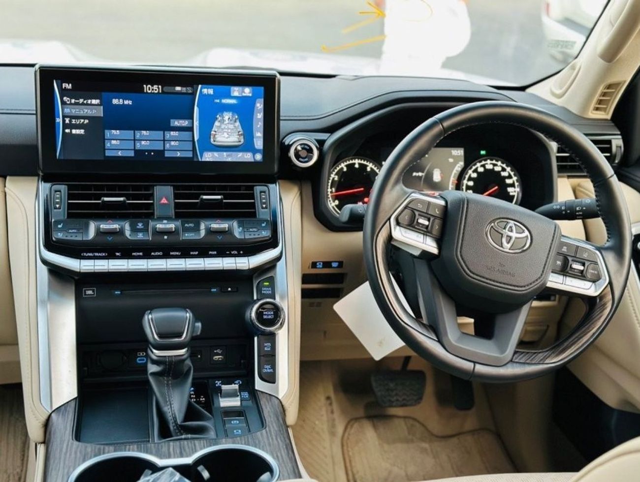 تويوتا لاند كروزر LC300 RIGHT HAND DRIVE