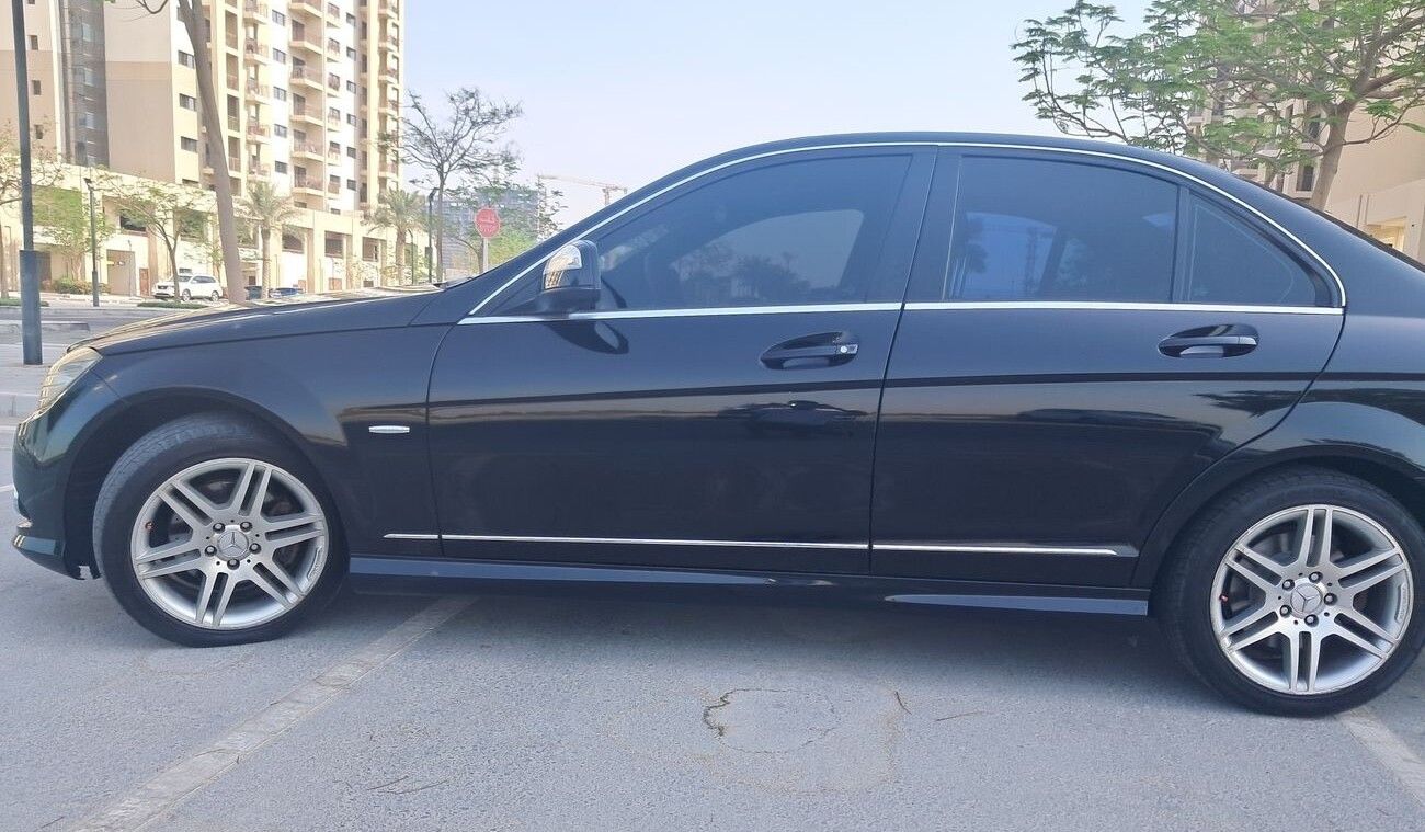 مرسيدس بنز C 250 2.5L Avantgarde Sports