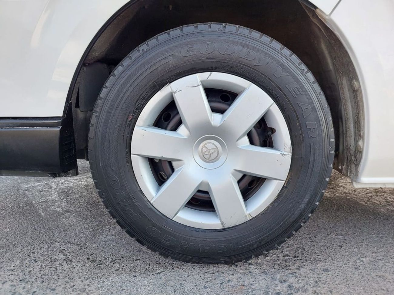 تويوتا هاياس TOYOTA HIACE WAGON VAN 2011 RHD 2.7 L PETROL AUTOMATIC (PM23267)