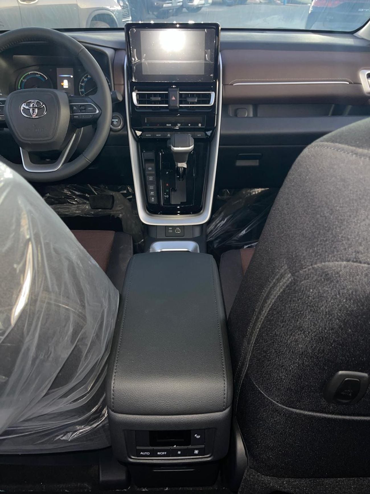 تويوتا إينوفا 2.0L HyCross 8S Hybrid