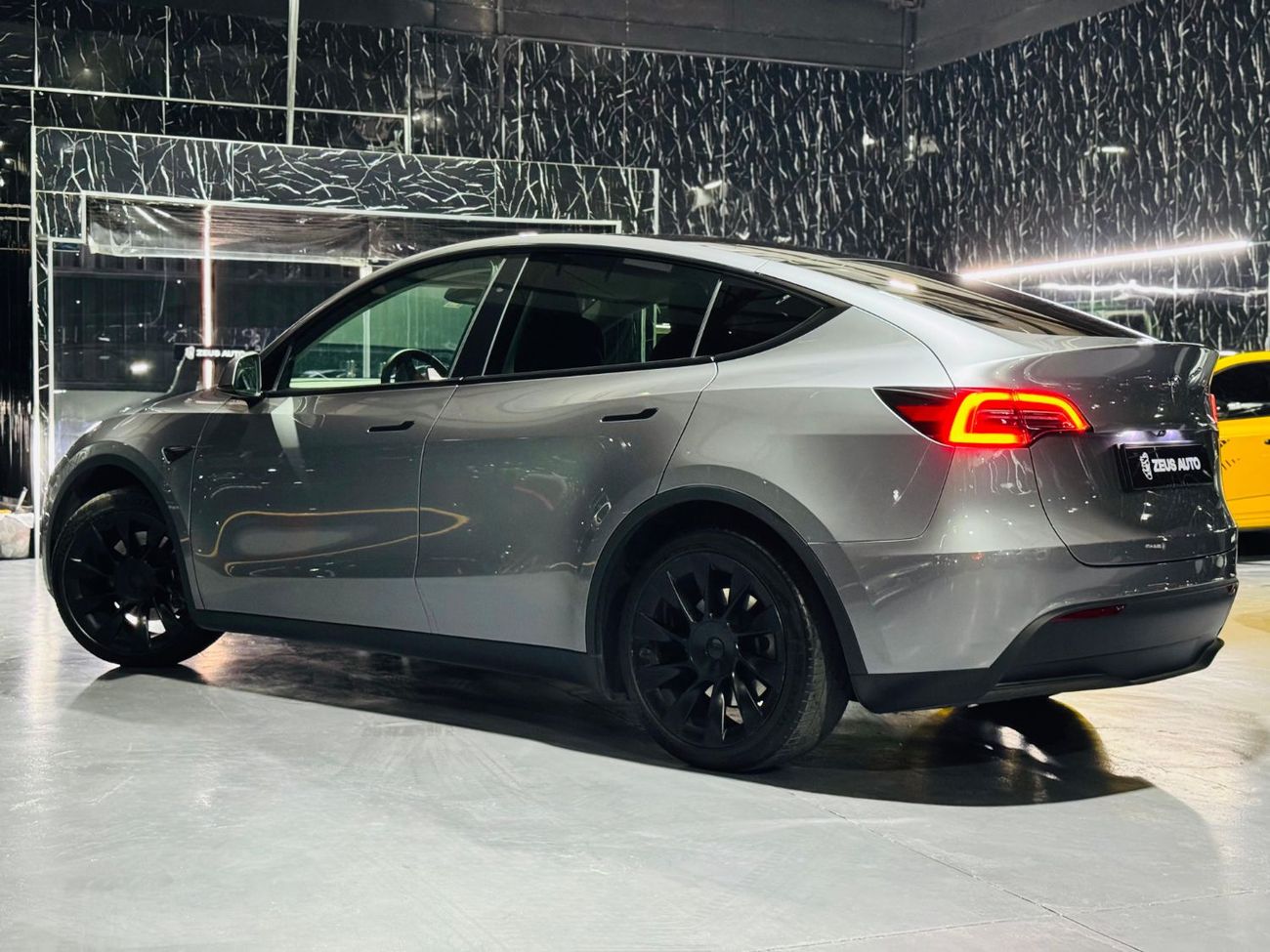 تسلا موديل Y Performance (AWD) 2024 Tesla Model Y Performance, 2028 Tesla Warranty, 2032 Tesla Battery + Drive Un